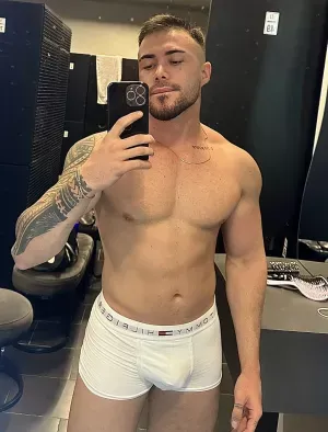 Online Male Escort services in Istanbul for different time periods 